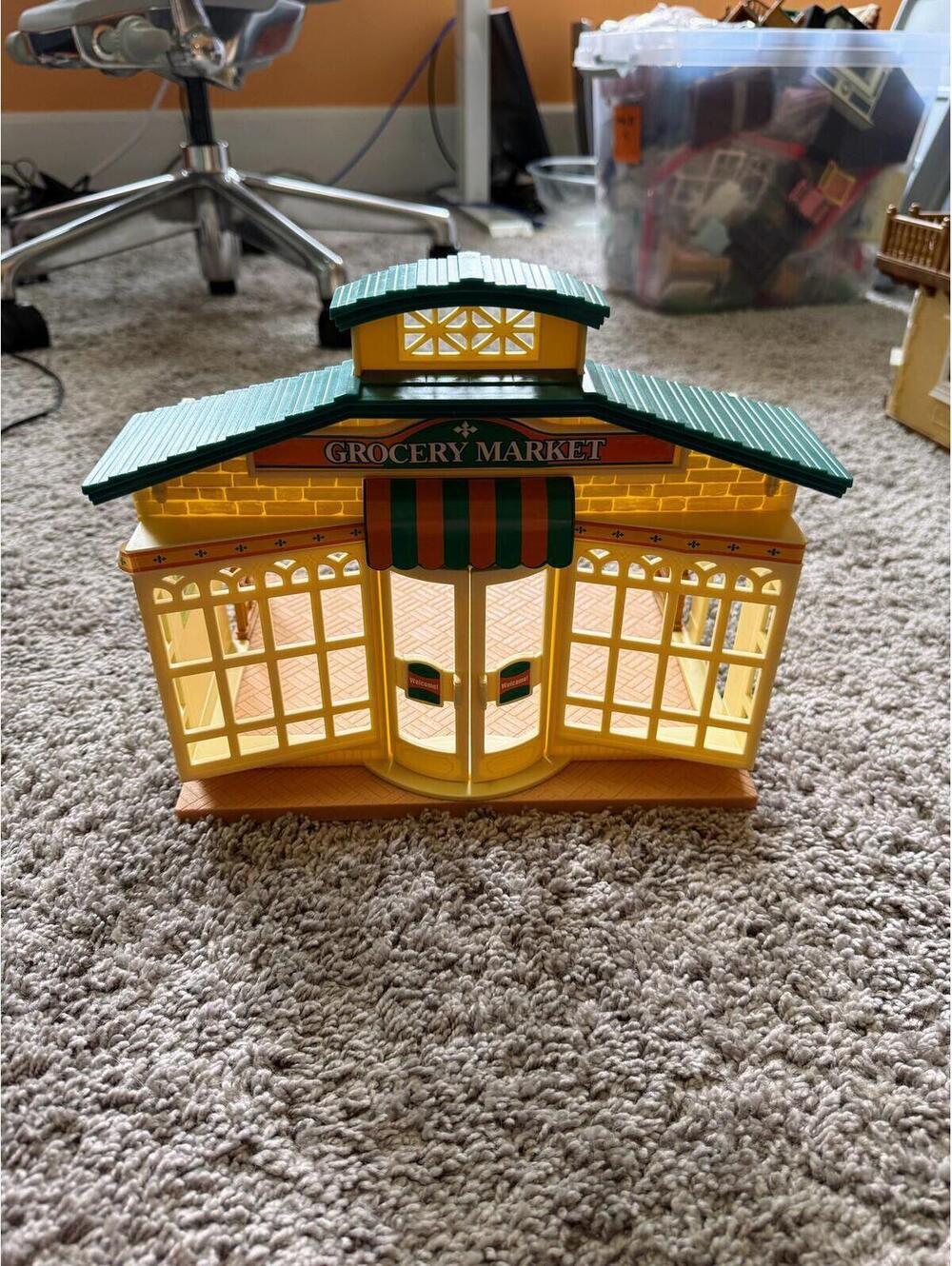 Calico Critters Sylvanian Families Grocery Market Building Storefront Playset